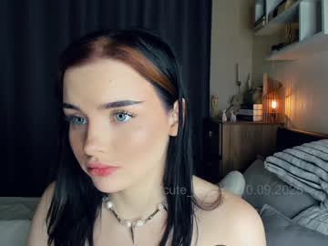 Бесплатный порно видеочат с девушкой cute_caprice