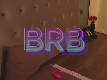 Бесплатный порно видеочат с девушкой Nikki