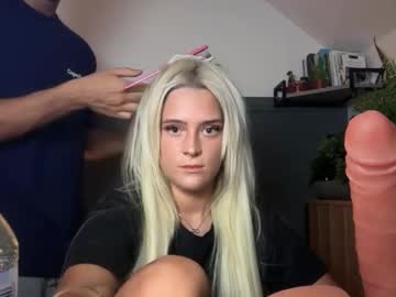 Бесплатный порно видеочат с секс парой Littleblonde010