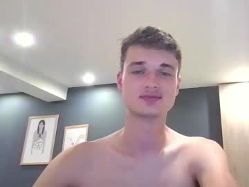 Бесплатный порно видеочат с парнем london_tomy